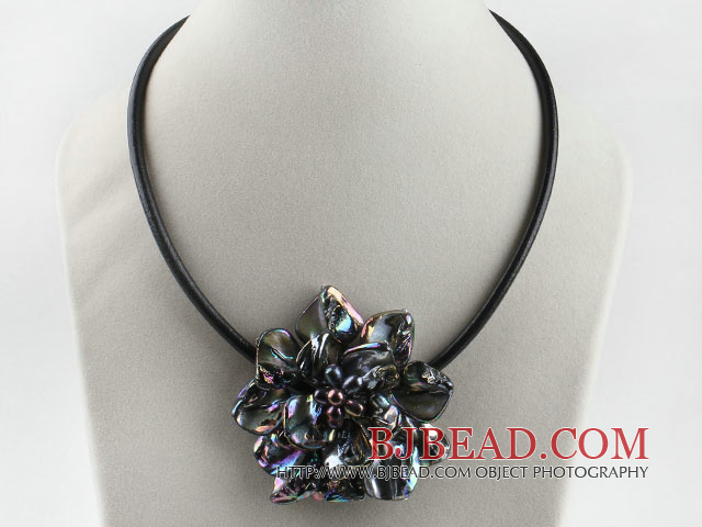 17.7 inches black shell flower pearl necklace with magnetic clasp