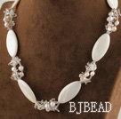 17,7 inch witte parel en schelp ketting met karabijn