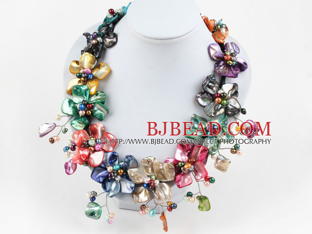 Assorted multicolor perlas de agua dulce y Shell Flower Party Collar