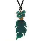 Moda rotonda Cluster agata verde e collana d'oro Wired Wrap Leaf ciondolo con Soft Black Cord