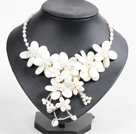 Oświadczenie wspaniały Piękny Natural White Pearl słodkowodne Biały Lip Shell Flower Party Naszyjnik