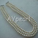 Handmade pearl necklace