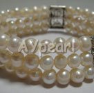 Handmade pearl bracelet