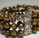 Handmade pearl bracelet