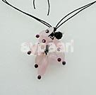granate y collar de cuarzo rosa