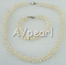 Handmade pearl set