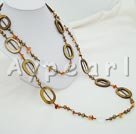 concha de perla y collar de ágata
