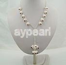 Handmade garnet pearl necklace