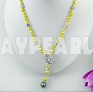 Handmade pearl necklace