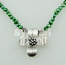 Handmade pearl necklace