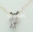 Handmade pearl necklace