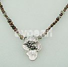 Handmade pearl necklace