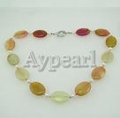 y tres collar de perlas de jade de color