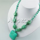 burst pattern turquoise necklace