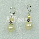 pearl and seashell beads earrings