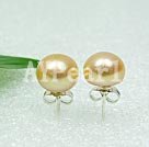 Hademade pearl stud
