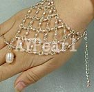 fashion pearl bracelet Under $ 10