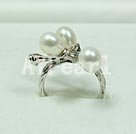 Hademade pearl ring
