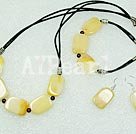 yellow jade sets under $ 8