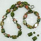 green piebald stone sets
