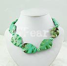 burst pattern turquoise necklace