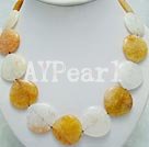 Collar de piedra de topacio