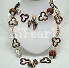 Handmade pearl shell necklace
