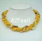 collar de perlas de la moda
