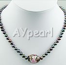 Handmade pearl necklace