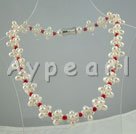 collana di perle e coralli