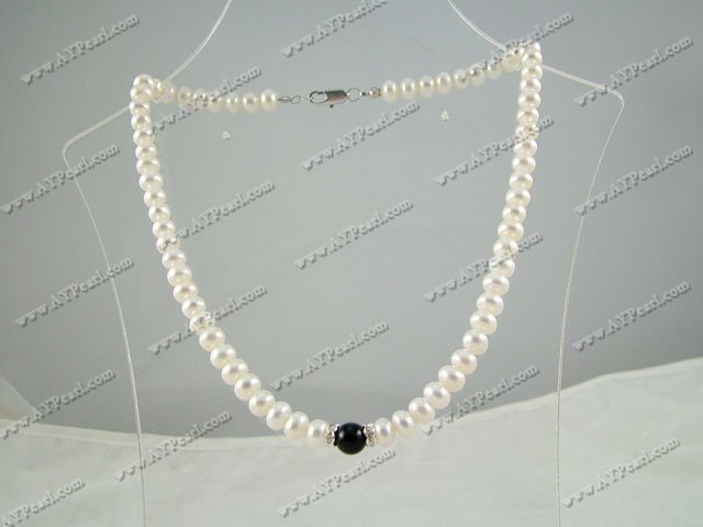 pearl beaded necklace