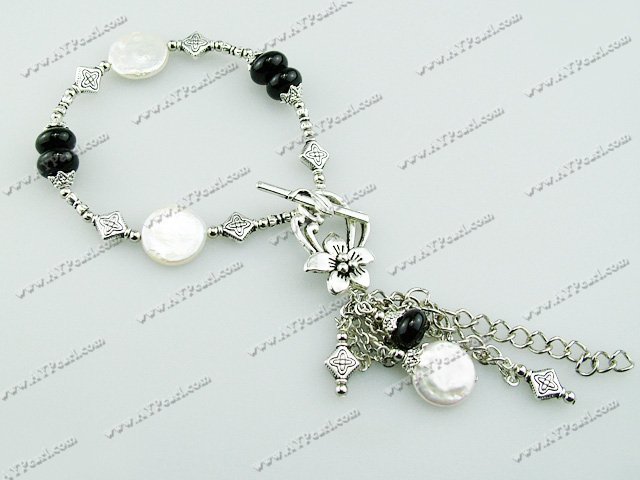 beautiful 7 inches coin pearl and black agate bracelet