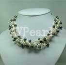 colar de pérolas e preto branco pérola