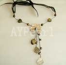 Discount black pearl shell flower necklace