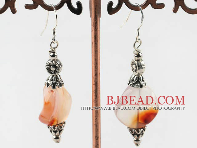 waved shape agate earrings with flower charms