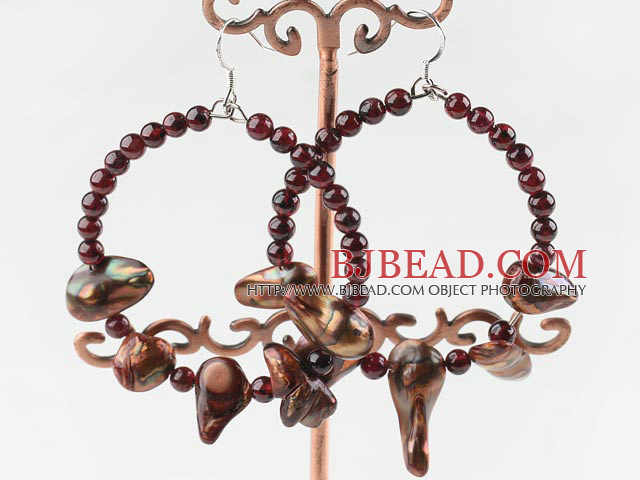 garnet and dyed teeth pearl earrigns