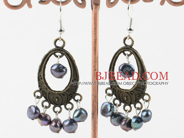 lovely 6-7mm black pearl earrings