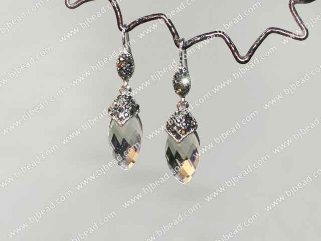 elegant tear drop earrings with rhinestone