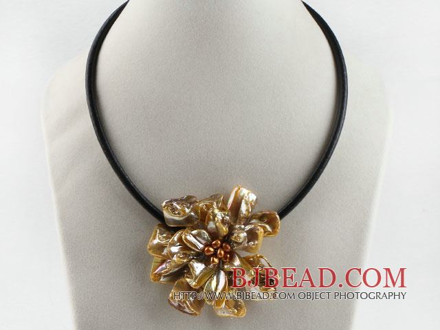 17.7 inches golden color shell flower pearl necklace with magnetic clasp
