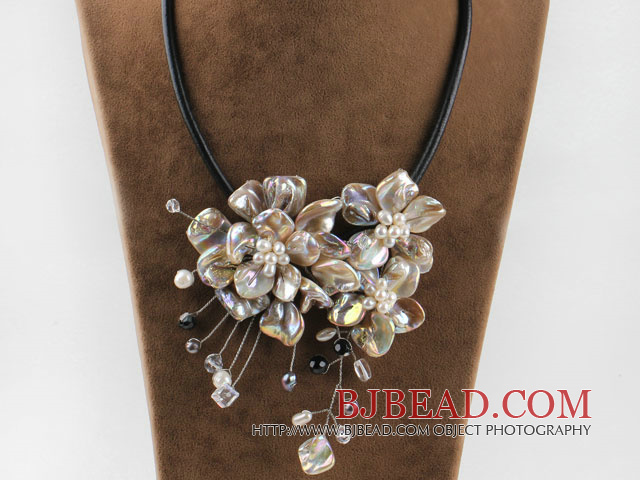 17.7 inches ivory shell flower pearl necklace with magnetic clasp