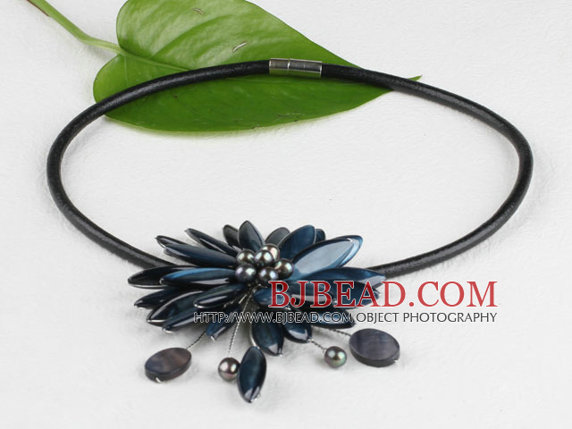 17.7 inches black shell flower pearl necklace with magnetic clasp