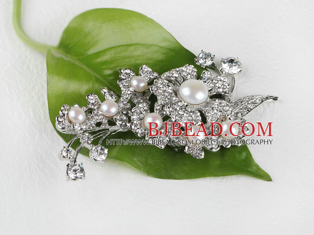 gorgeous white pearl  brooch with rhinestone