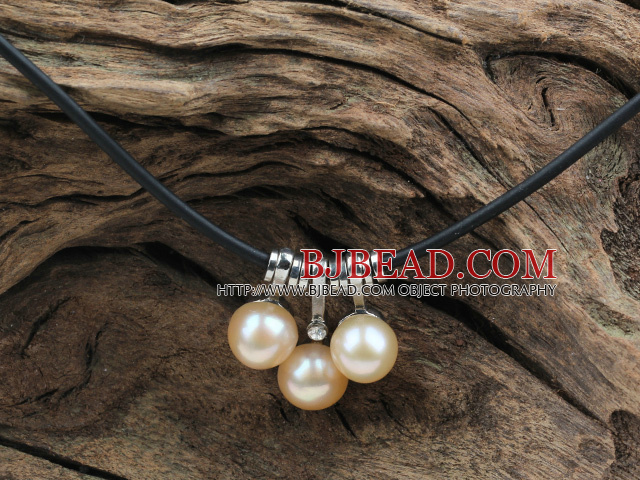 Classic Design Pink Freshwater Pearl Pendant Necklace with Black Leather