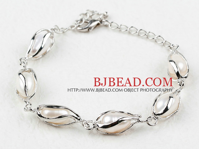 Fashion Style Rice Shape White Freshwater Pearl Metal Bracelet with Adjustable Chain