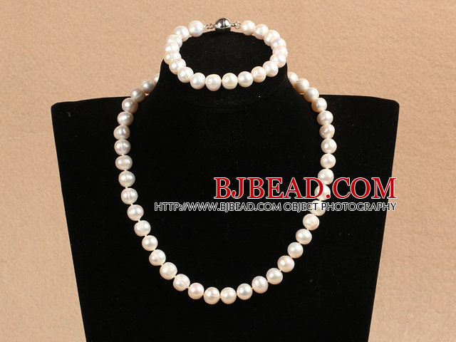 Graceful Hot Sale 9-10mm Natural Smooth White Pearl Jewelry Set (Necklace & Bracelet)