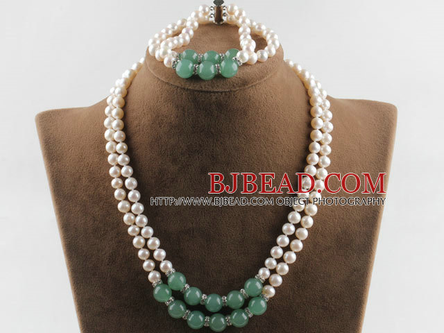 double strand white pearl and aventurine necklace bracelet set with slide lock clasp