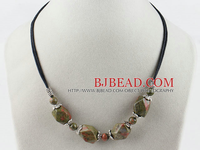 17.7 inches green jade necklace with extendable chain