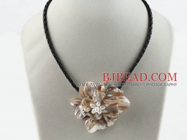 Single Piece Gray Pearl Shell Flower Necklace