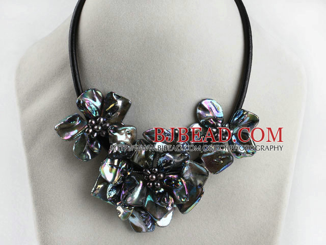 pearl and dyed black shell flower necklace with magnetic clasp