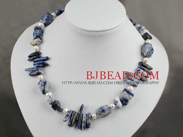 18 inches pealr and sodalite necklace with lobster clasp